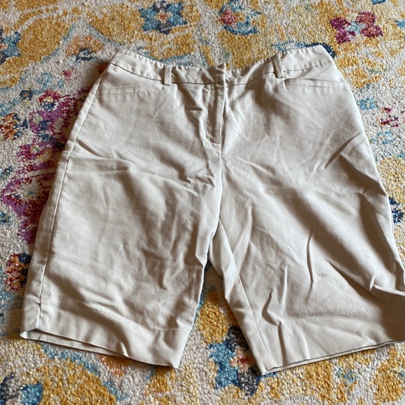 Chicos Shorts - Picture 1 of 4